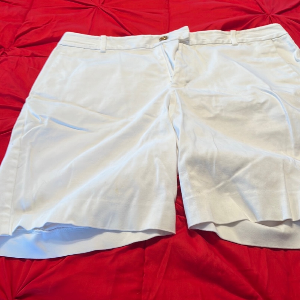 White Bermuda shorts like brand new